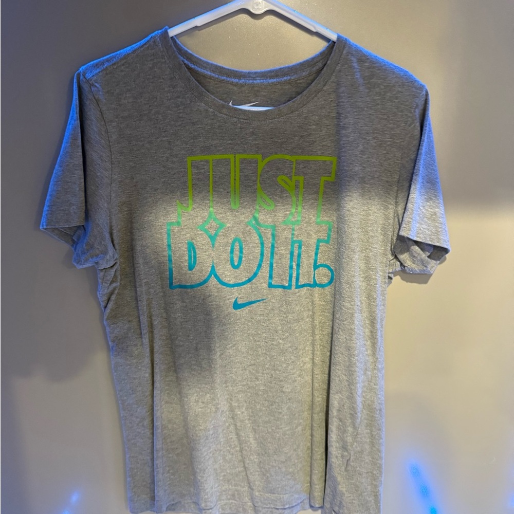 Nike Gray Short Sleeve Tee Sporty Design